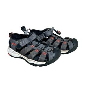 Keens little kids size 10